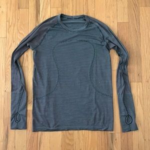 Lululemon black and white stripped swiftly long sleeve